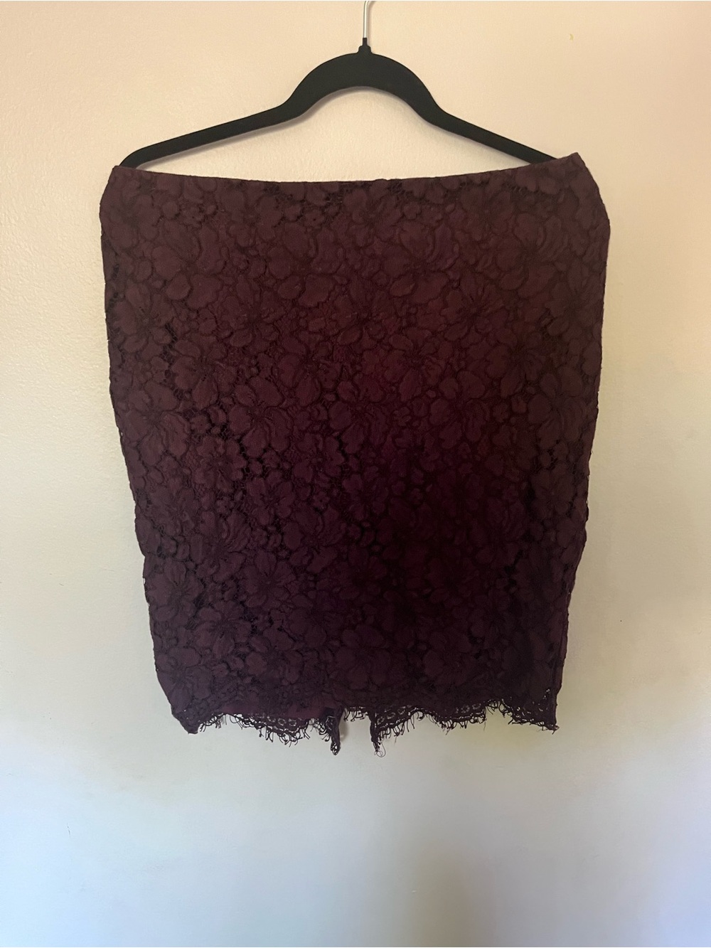 Ann Taylor Lace Pencil Skirt in Burgundy